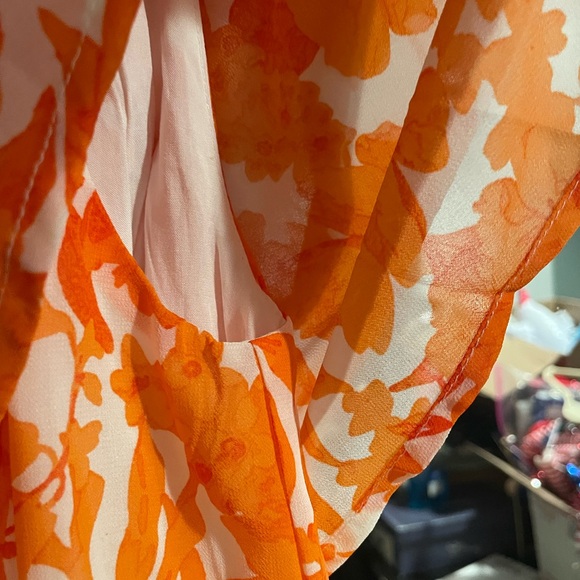 Sugarlips Romper. Size: Large. Orange and white flowers. NWT. Boutique. - Picture 4 of 9